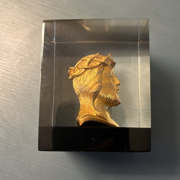 Jesus Paperweight - Picture 5 of 11